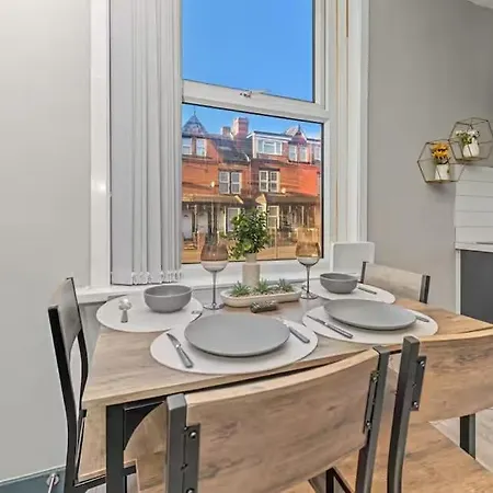 Apartment Flat Near Centre & Elland Road Stadium *