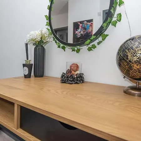 Flat Near Centre & Elland Road Stadium Apartment *