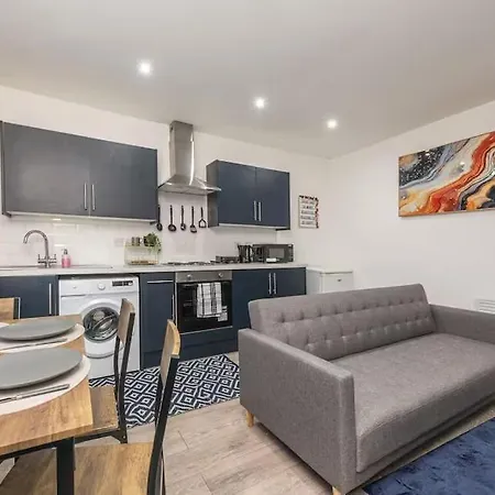 Flat Near Centre & Elland Road Stadium