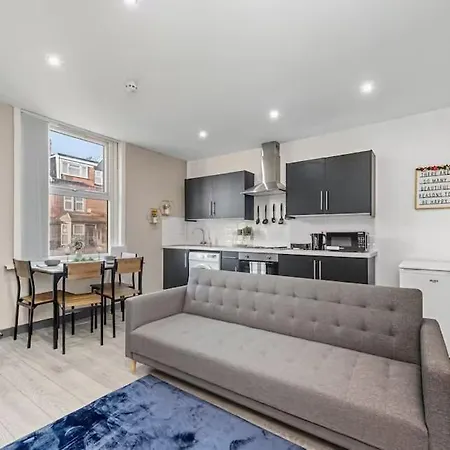 Flat Near Centre & Elland Road Stadium Apartment